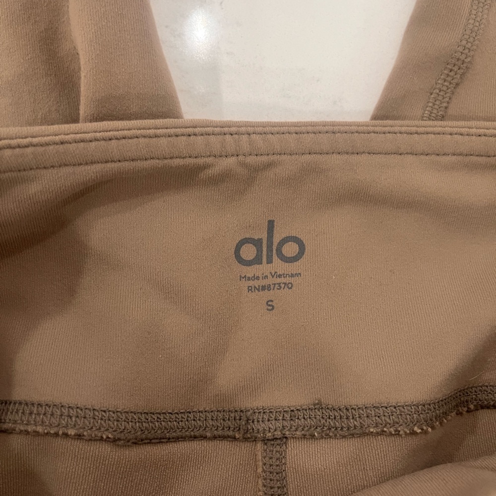 ALO Yoga Tan Leggings with Ribbed Panels - Picture 5 of 5